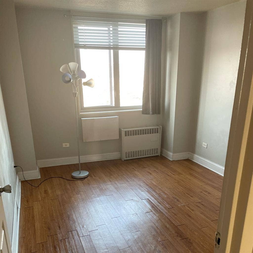 3br looking for 3rd roommate