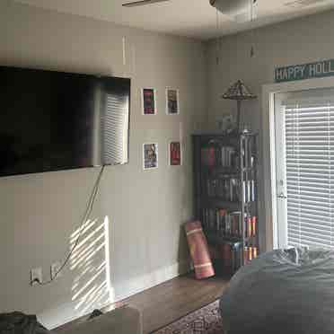 west building Need roommate