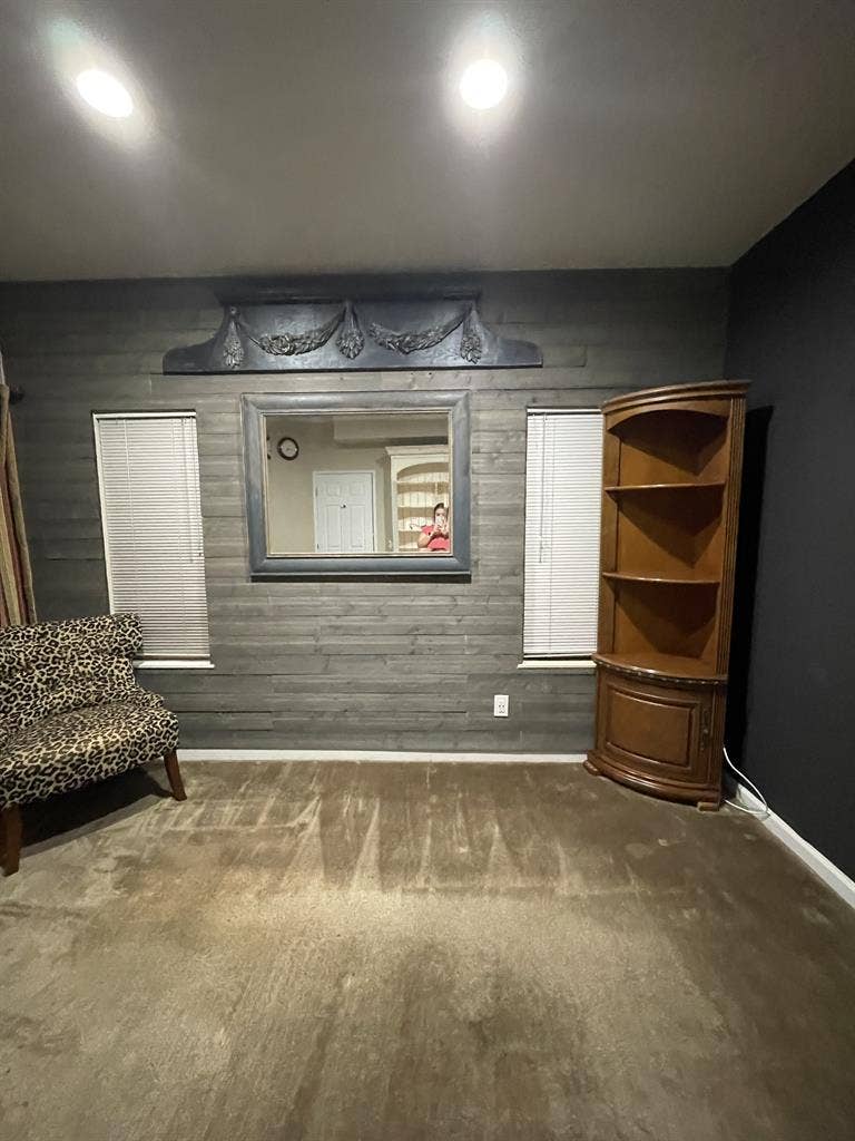 URGENT PRVT Room w/own bathroom