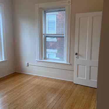 Beautiful Room in Renovated BA!