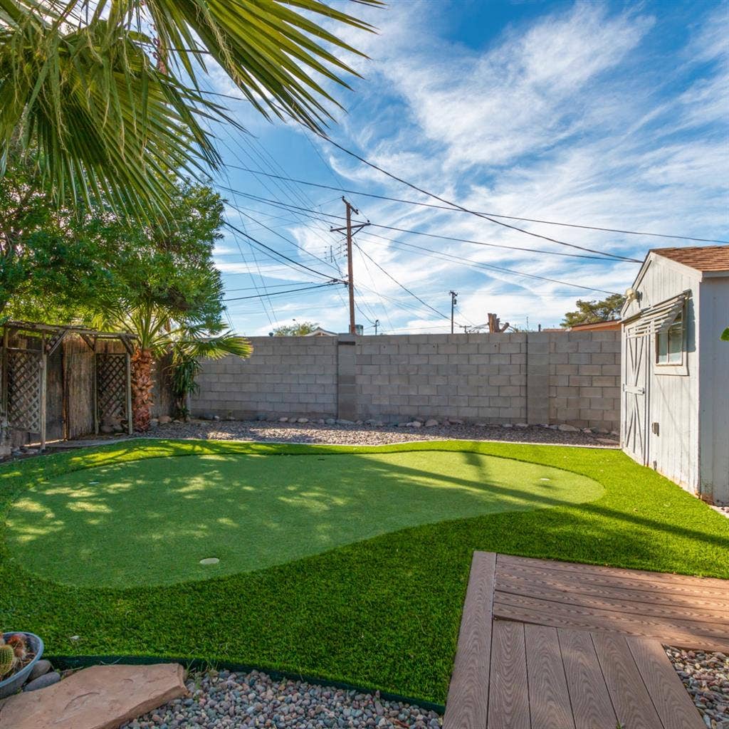 Pool, pool table, furnished