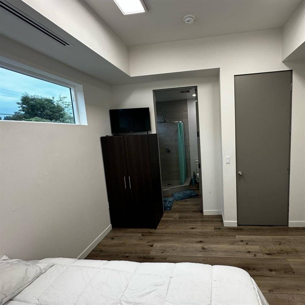 Furnished Room With Bathroom/Shower