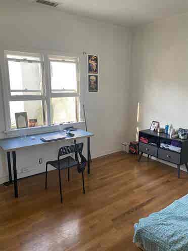 Bright Room with ensuite bathroom