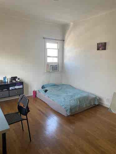 Bright Room with ensuite bathroom