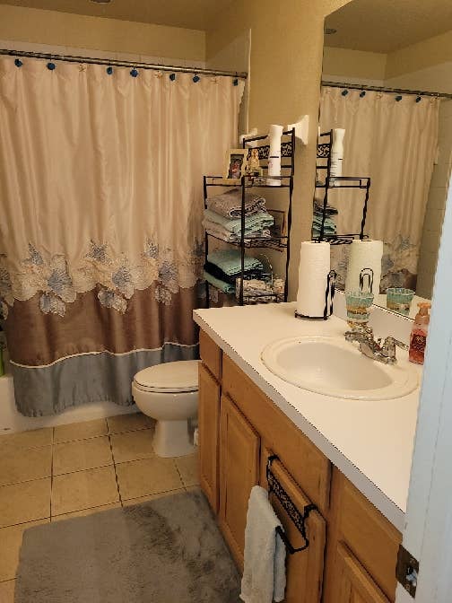 Furnished room w/bathroom available