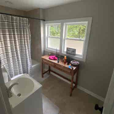 2 private rooms/bathrooms for rent