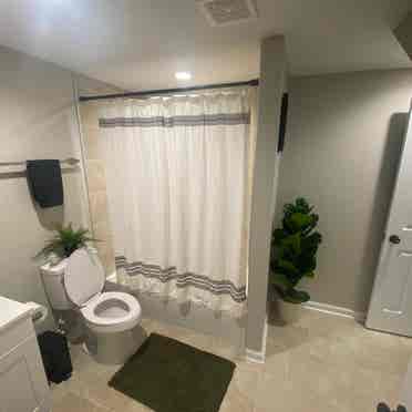 2 private rooms/bathrooms for rent