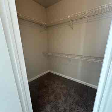 Bedroom/Full Bathroom/Walkin Closet