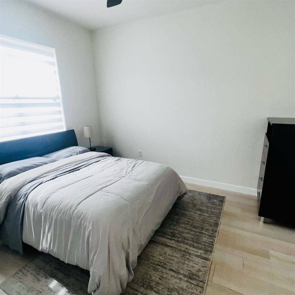 Cozy bedroom for rent in Cutler Bay