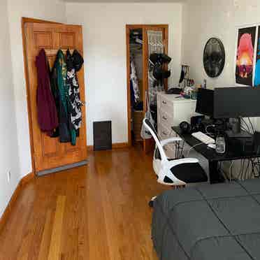 Looking for 3rd roomie. 1yrleasemin