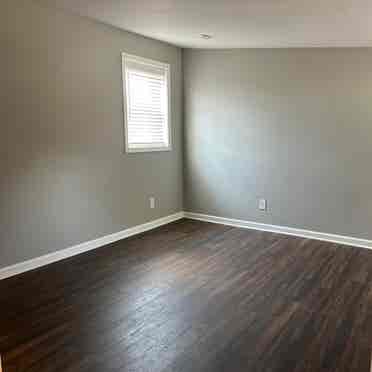 Lkn for Roommate close to BU & UofL