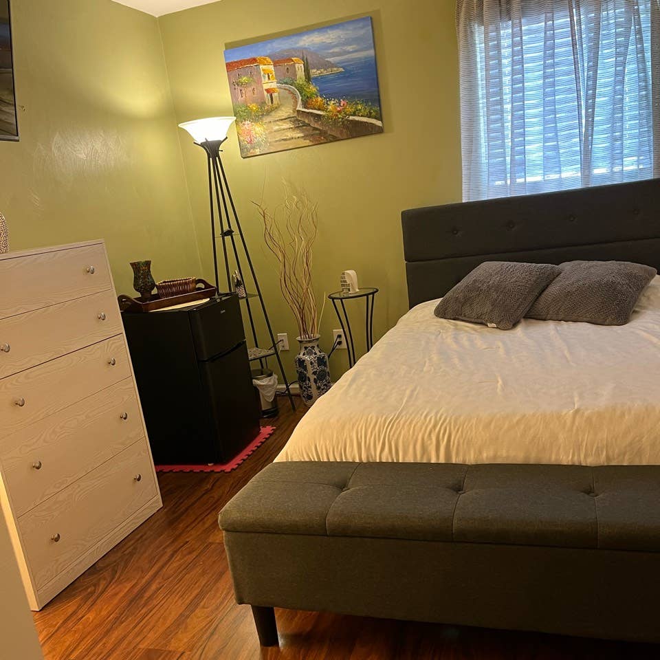 Seeking responsible roommate