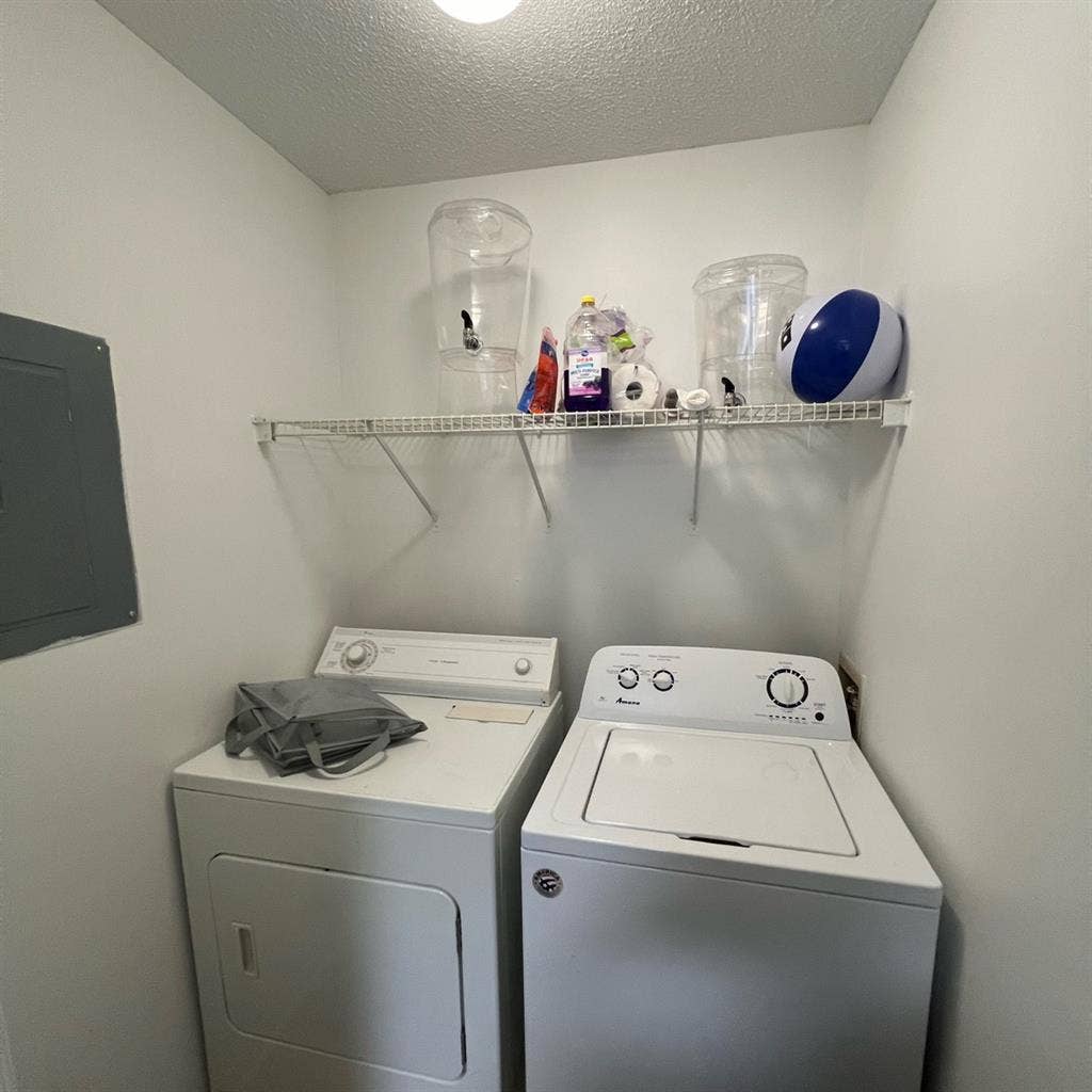 Fully furnished private room sublet