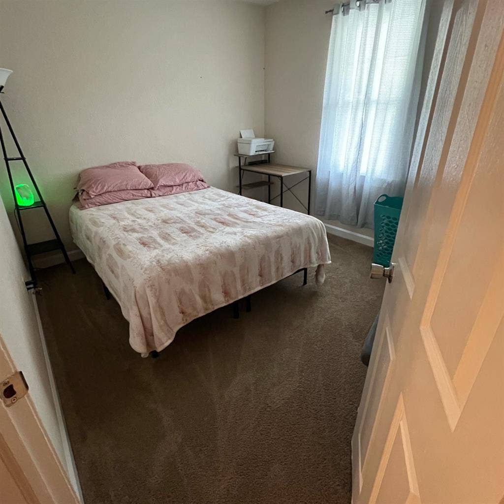 Comfy Room for rent