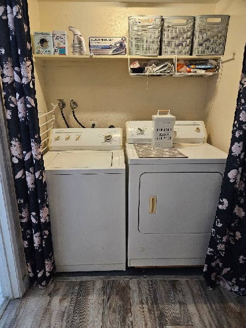 $ bed/bathroom Female ONLY