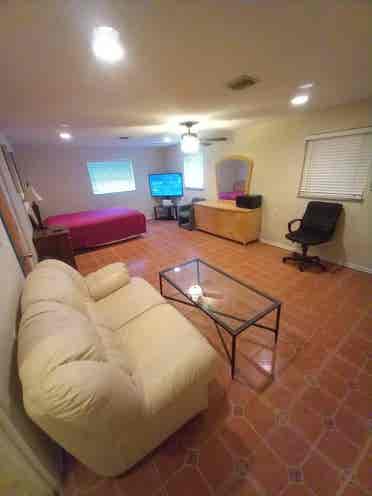 Jupiter Pool Home (Master Bedroom)