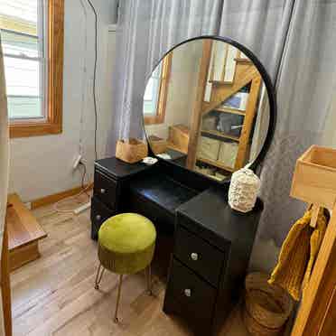 Fully-Furnished Room in cute duplex