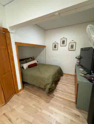 Fully-Furnished Room in cute duplex