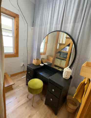 Fully-Furnished Room in cute duplex