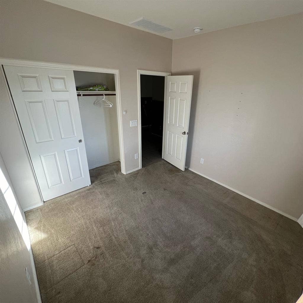 Room for Rent by Westgate