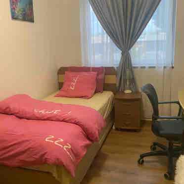 Beautiful furnished single room