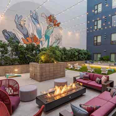 East Hollywood Luxury Apartment!