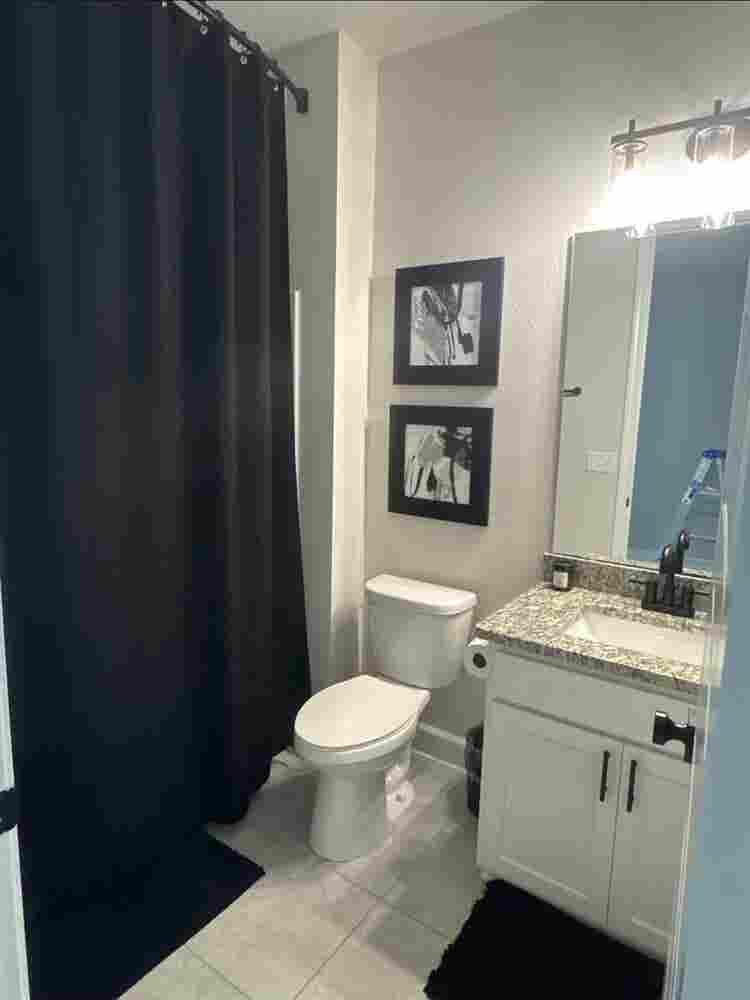 Looking for a roommate