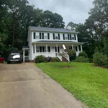 Cottage House in Willow Spring