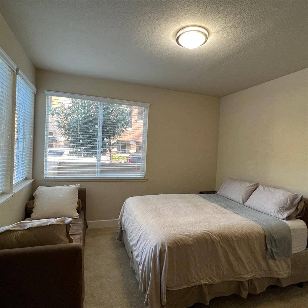 Furnished room in downtown Dublinn