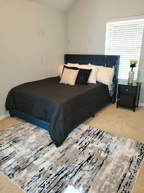 ROOM FOR RENT IN ELLENWOOD