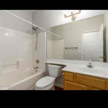 2 rooms for rent in Avondale home