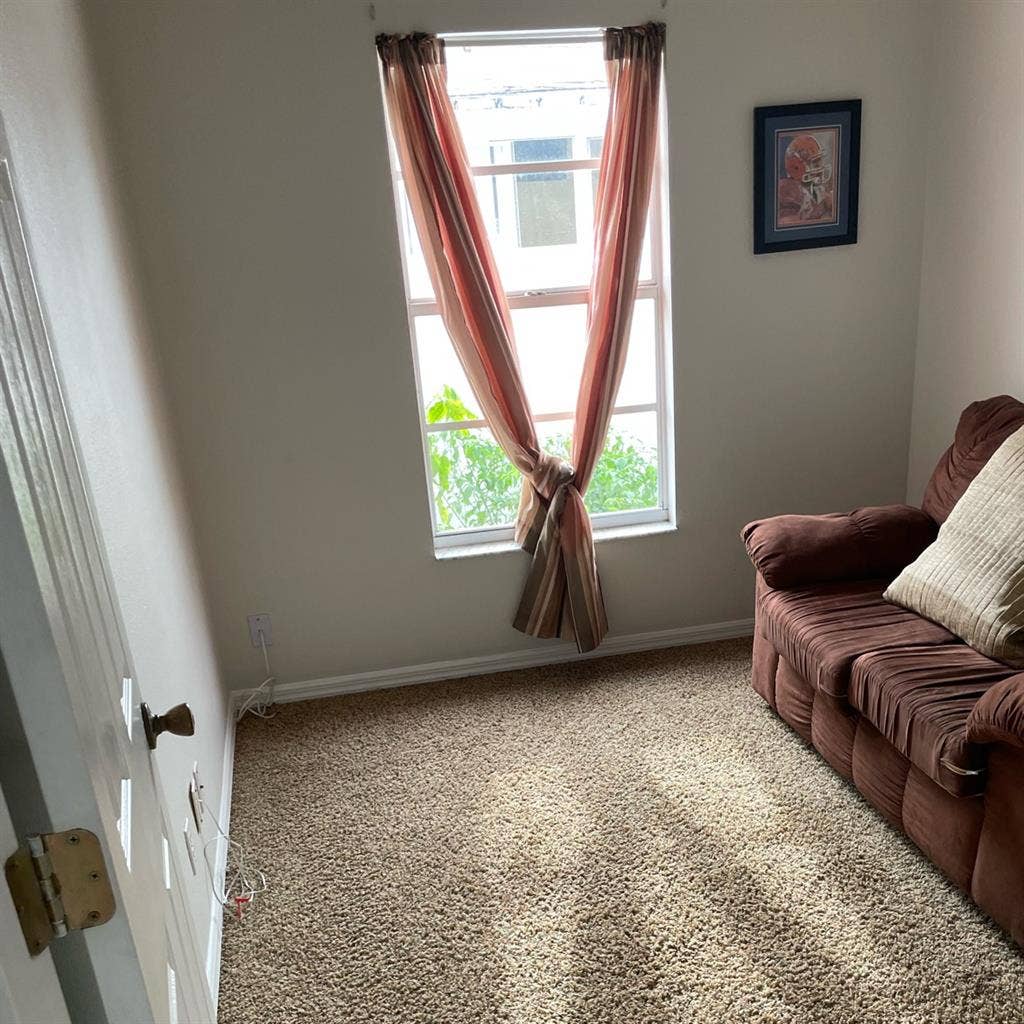 Cozy room for rent in Gulfport, FL