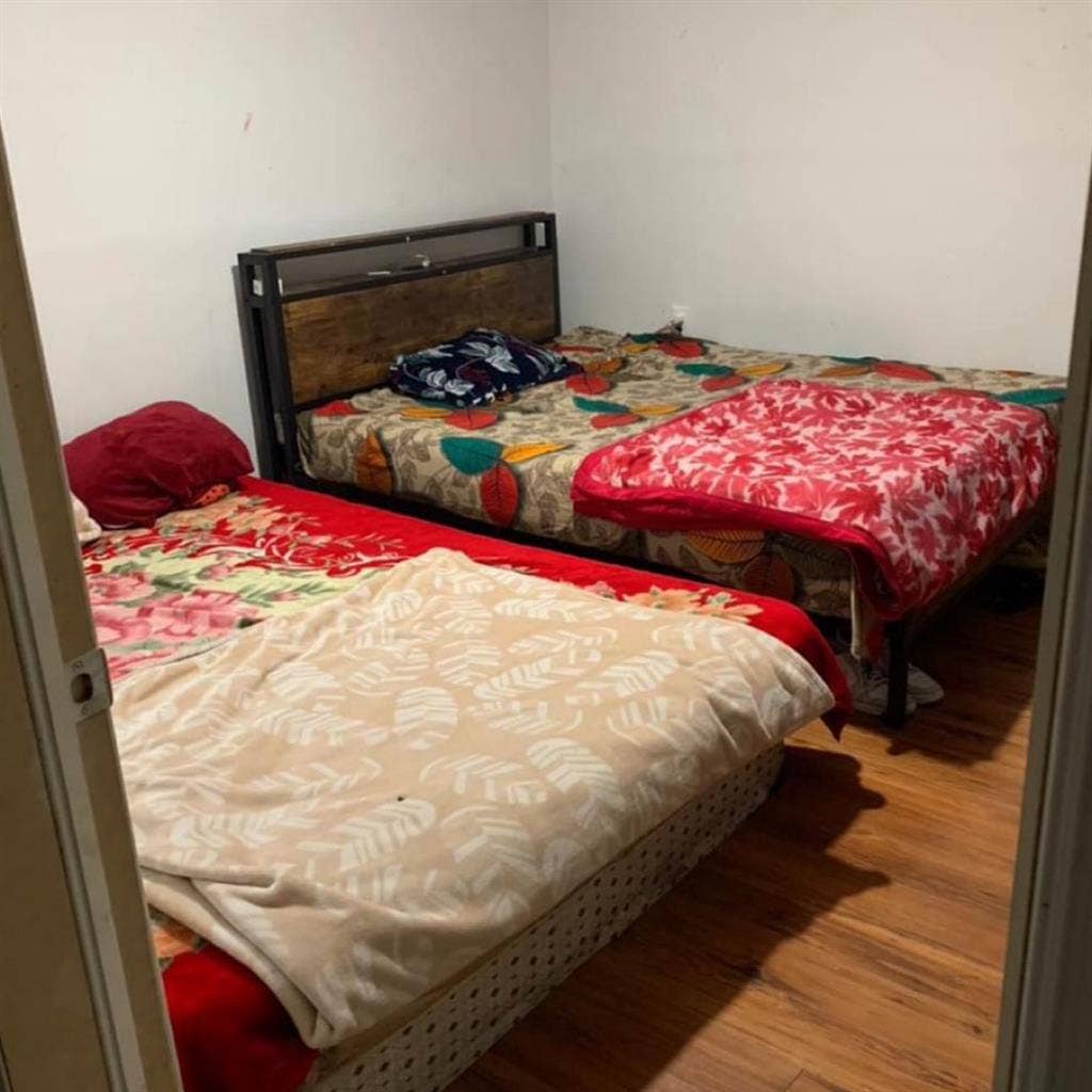 1 room is available for a girl