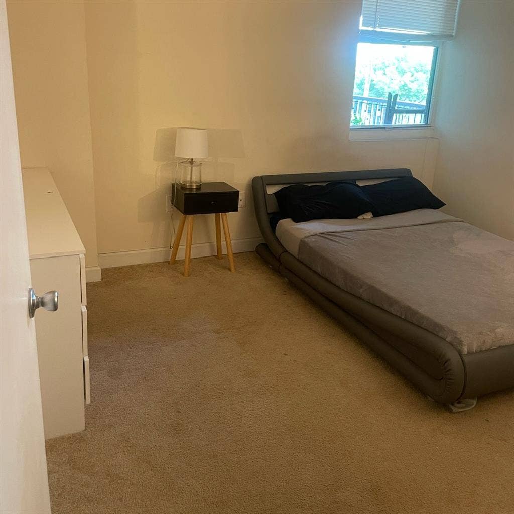 Private room for rent Downtown