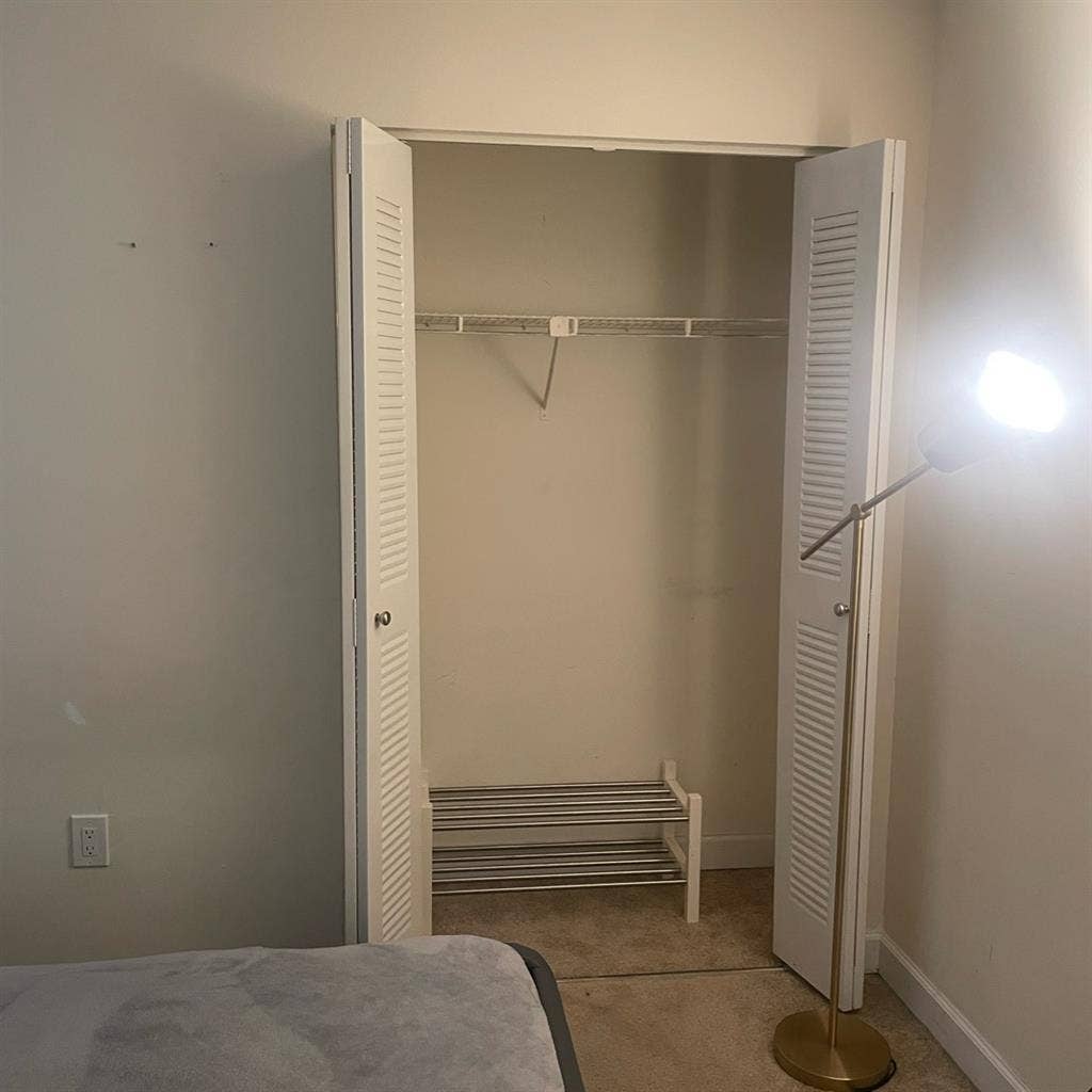 Private room for rent Downtown