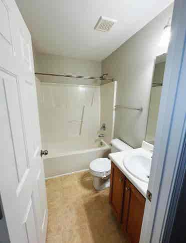 Private room + bath in north Raleig