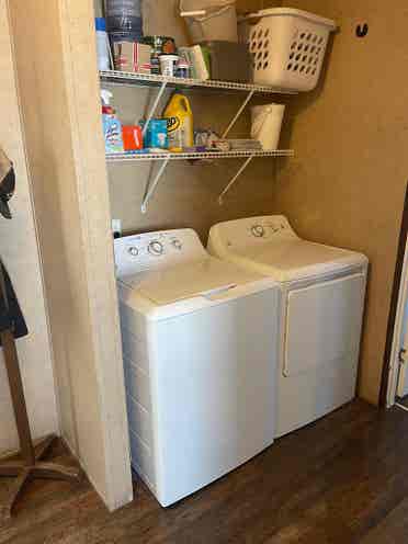 Bedroom w Bath & Shower in Thornton