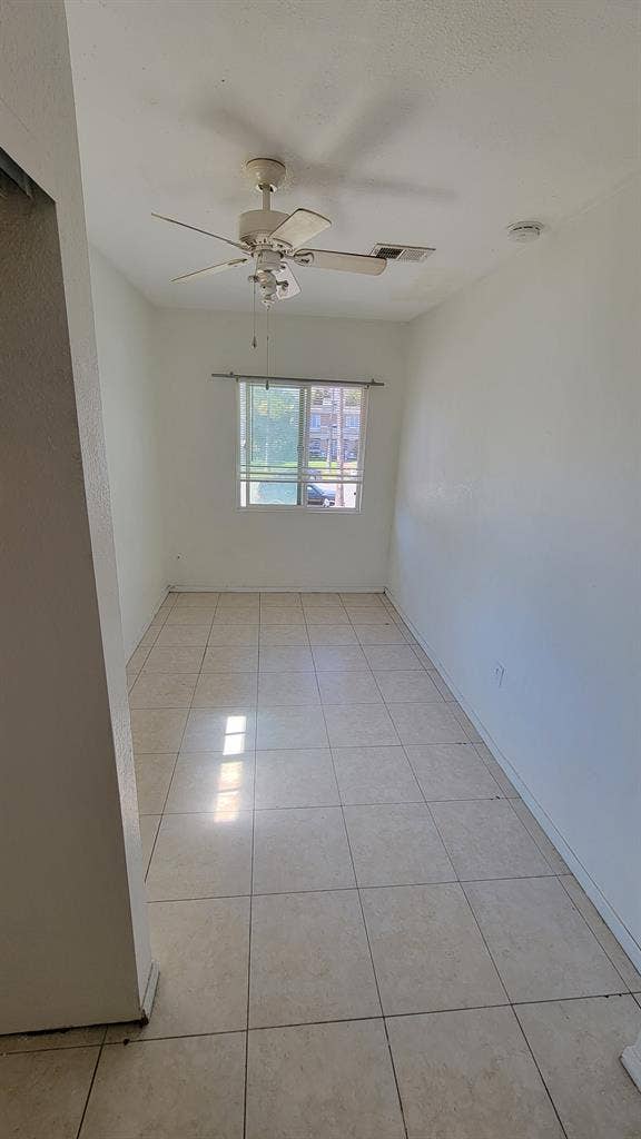 Rooms for rent in a Big House in SB