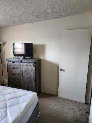 Room for rent. Near Davis Monthan.