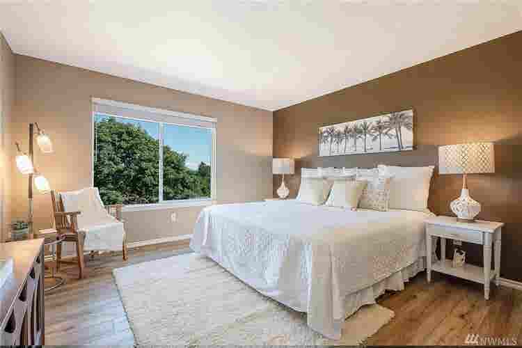 Young Professional Roommate Wanted