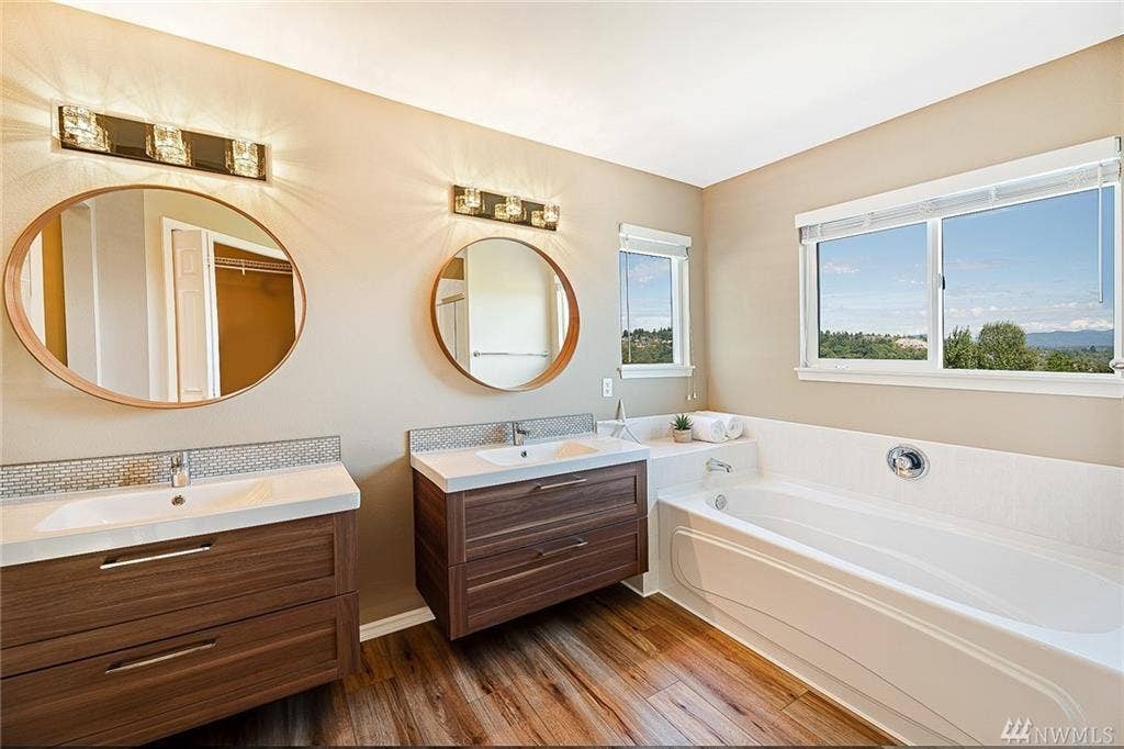 Young Professional Roommate Wanted