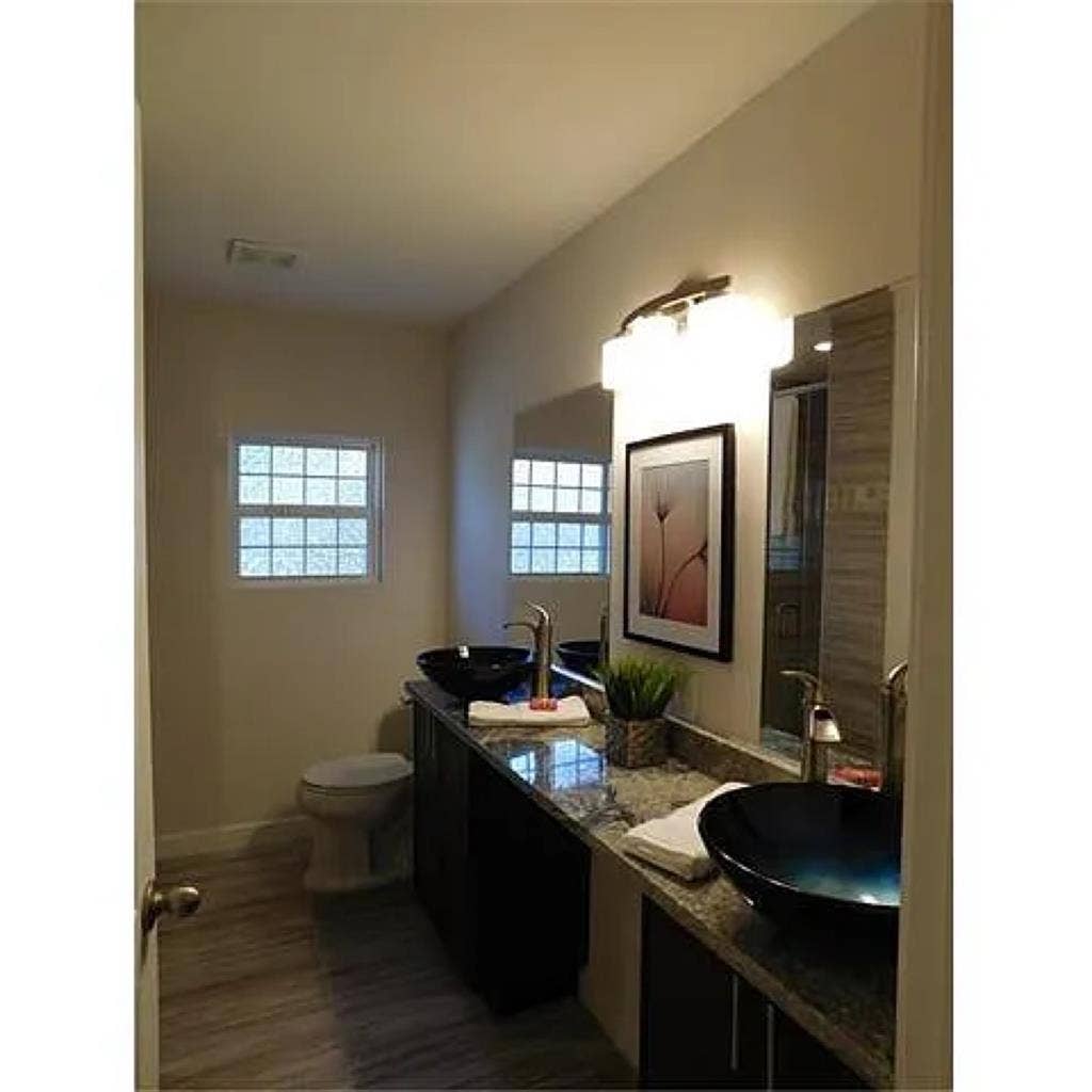 Room for rent $/ABP - E Austin