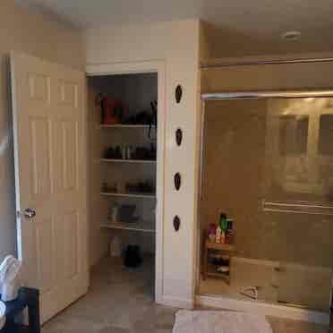 Lrg master ,huge bathroom/2 closets