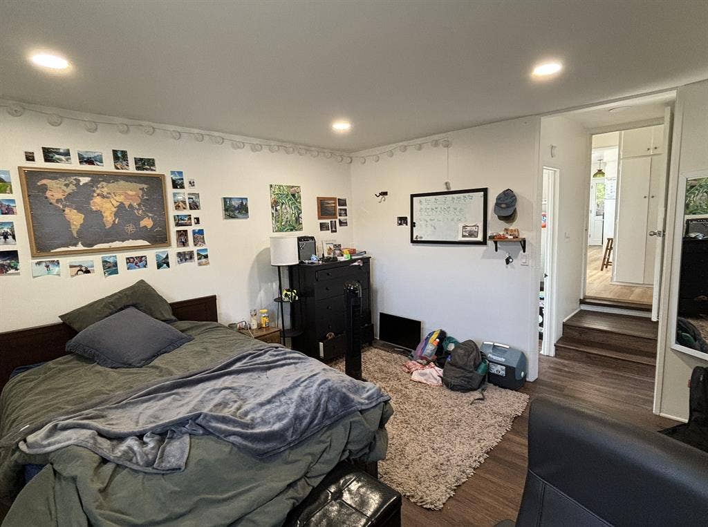 Sublet a room in Mar Vista