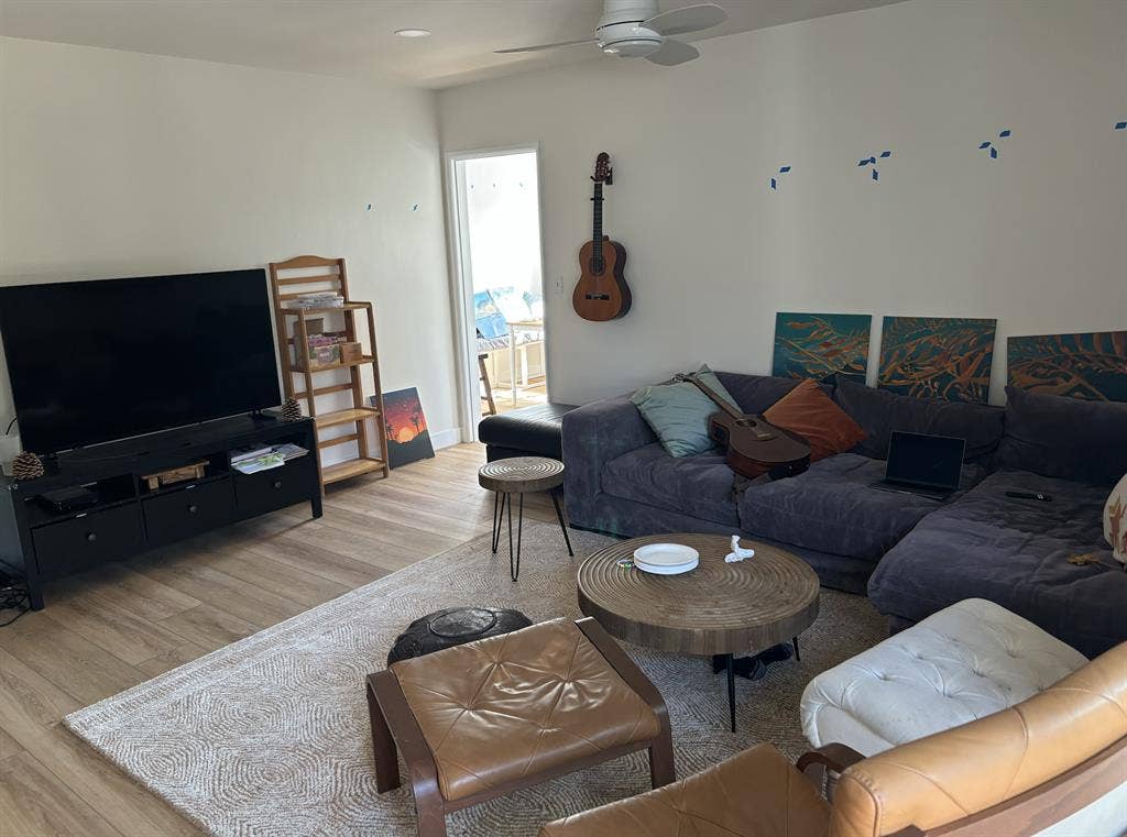 Sublet a room in Mar Vista