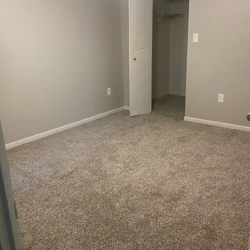 Room for rent in private bathroom