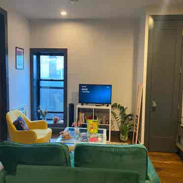 Available room in Bushwick $