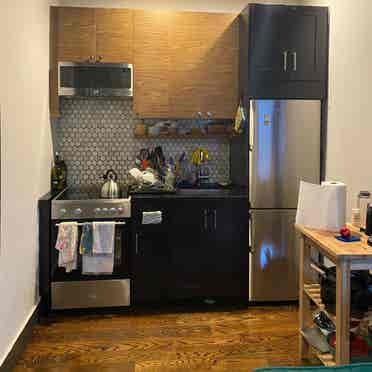 Available room in Bushwick $