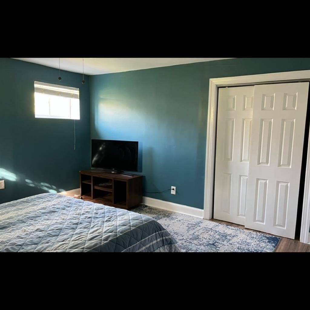 Single Bedroom for rent.  rooms