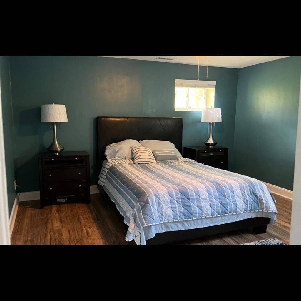 Single Bedroom for rent.  rooms